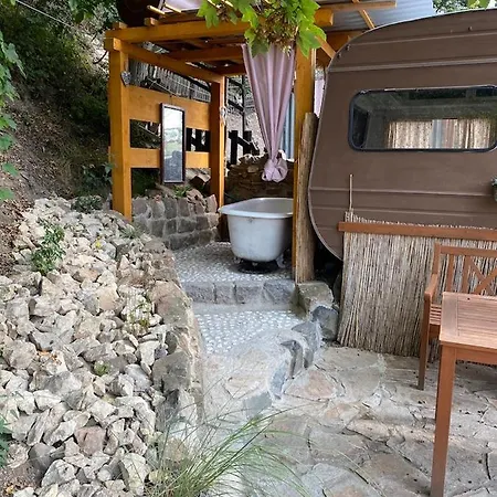 Cozy Caravan Next To Minizoo